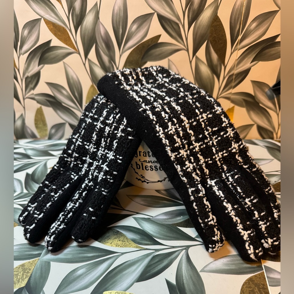 Black and White Tweed Gloves